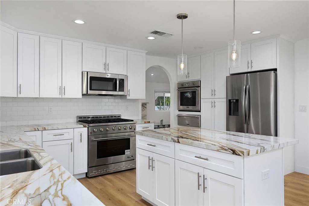 Woodland Hills, CA 91367,5796 Fairhaven AVE