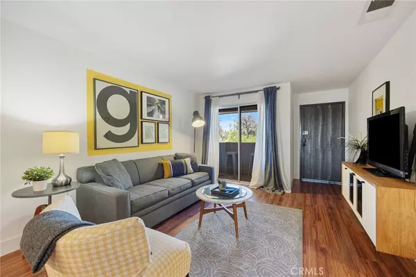 2825 N Los Felices RD #211, Palm Springs, CA 92262