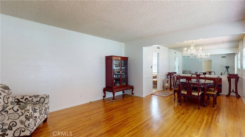 Sherman Oaks, CA 91423,13322 Valleyheart DR N
