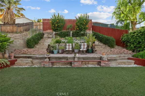 Canyon Country, CA 91387,29915 Violet Hills DR