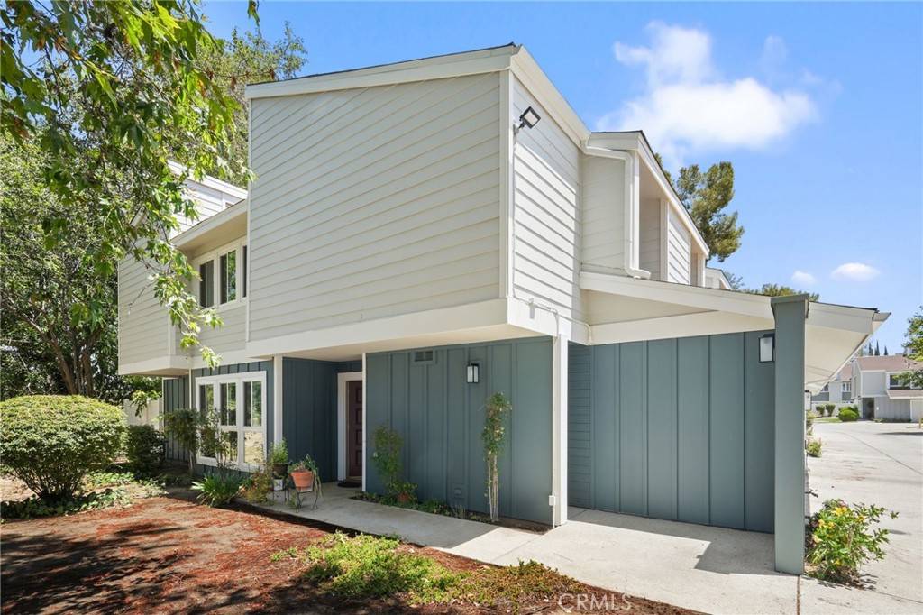18241 Andrea CIR N #1, Northridge, CA 91325