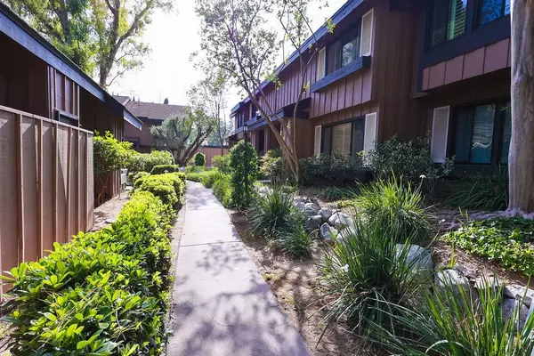 9749 Reseda BLVD #13, Northridge, CA 91324