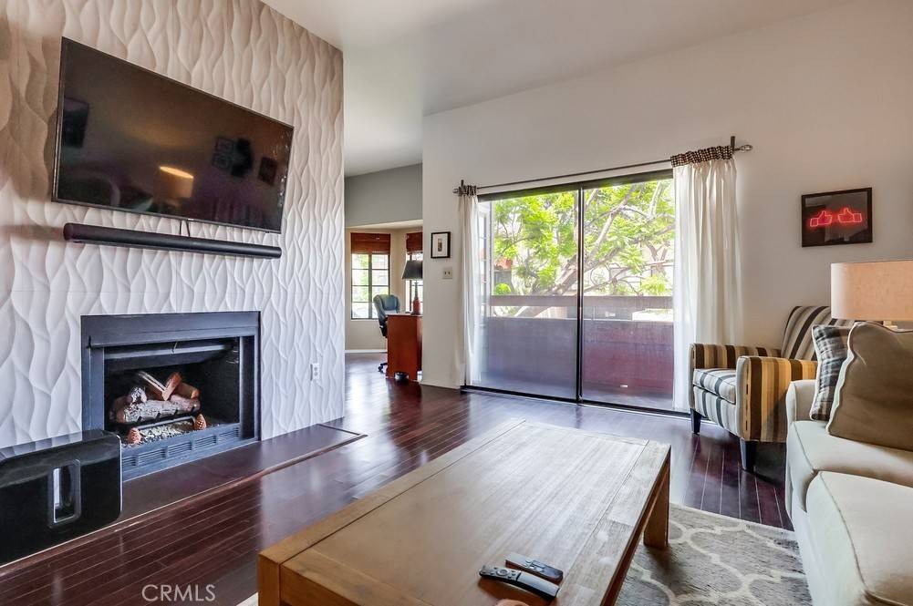 Glendale, CA 91202,1313 Valley View RD #103