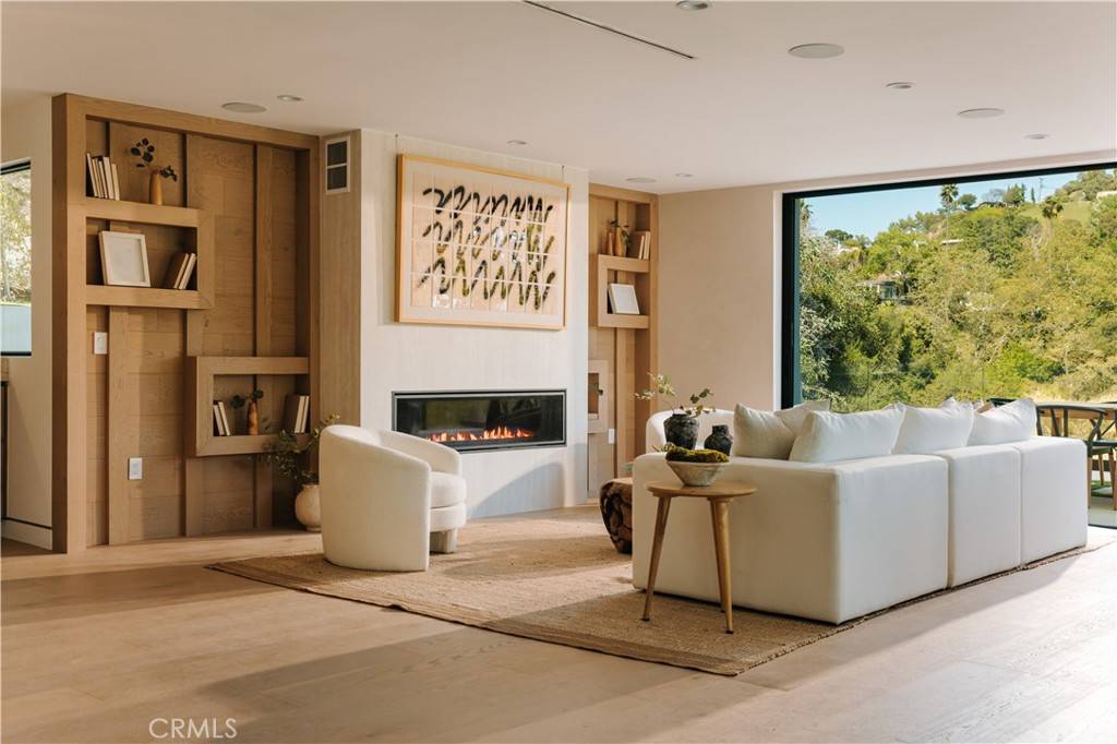 Los Angeles, CA 90046,2608 Zorada DR