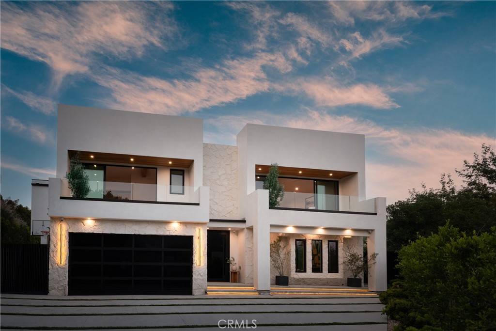 2608 Zorada DR, Los Angeles, CA 90046
