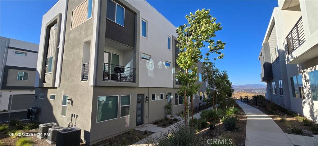 Valencia, CA 91381,26809 Keystone Loop