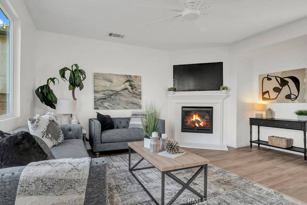 Newhall, CA 91321,24186 Matthew PL
