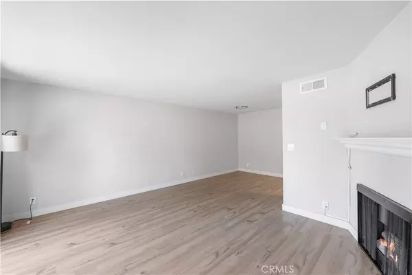 Panorama City, CA 91402,9525 Sylmar AVE #2
