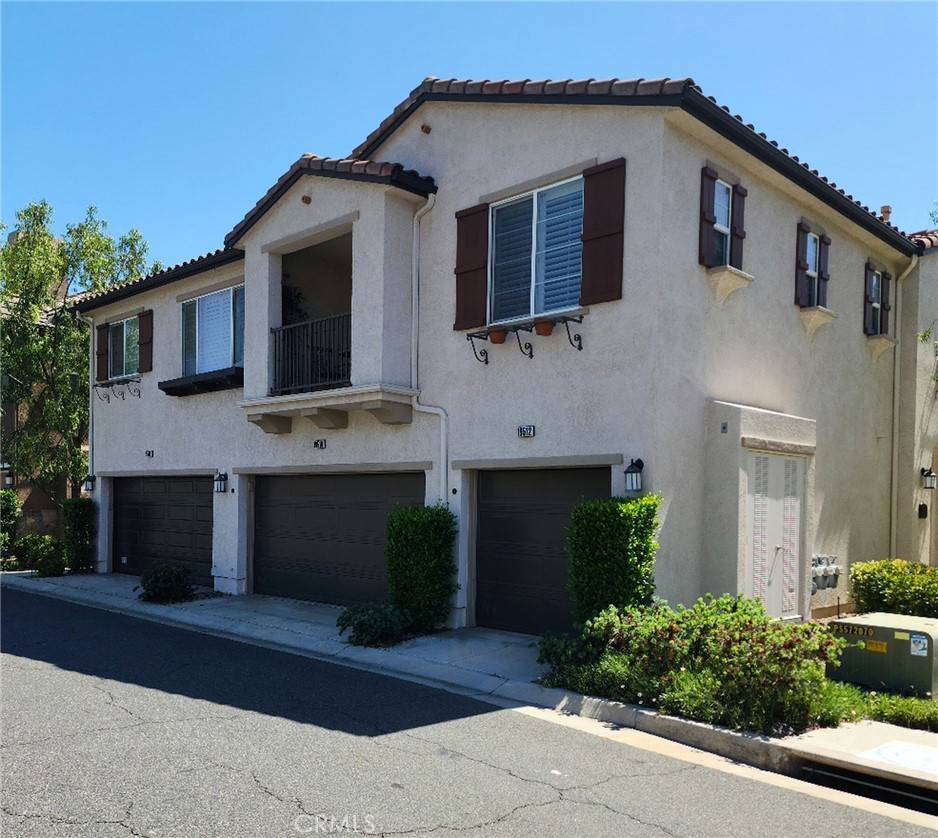 19512 Laroda LN, Saugus, CA 91350