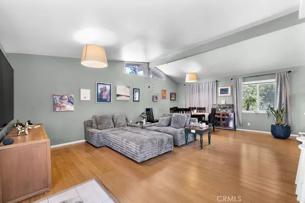 Reseda, CA 91335,19147 Ingomar ST