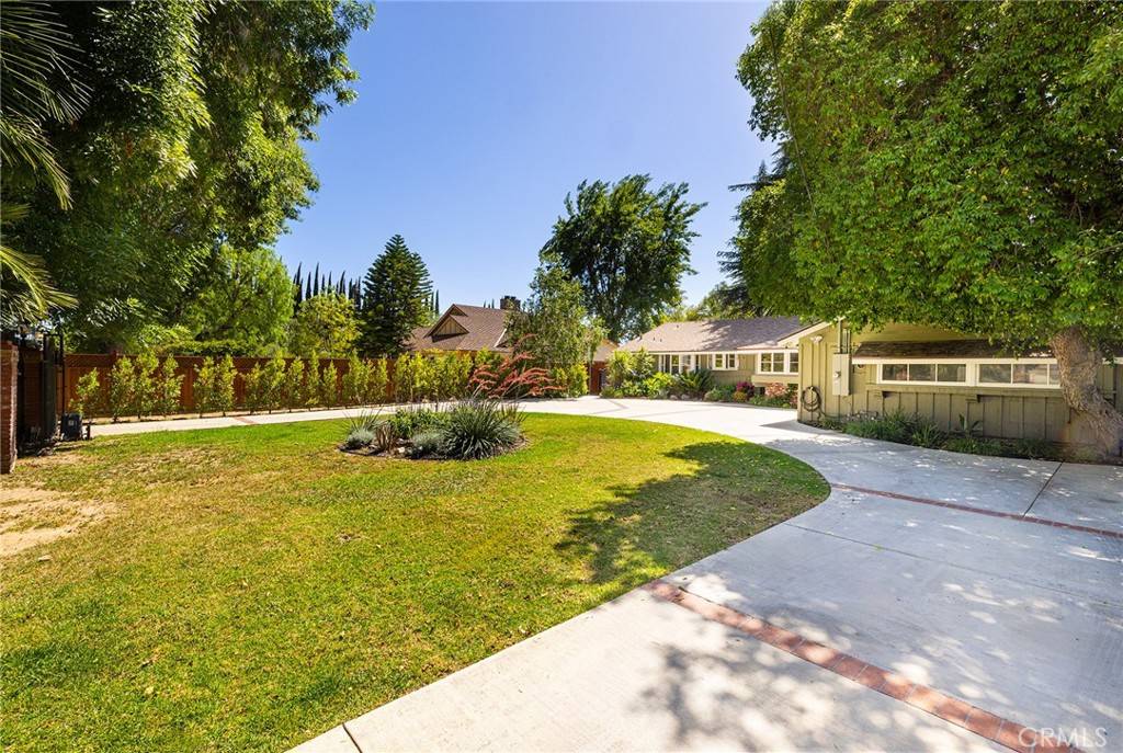 Sherwood Forest, CA 91325,8841 White Oak AVE