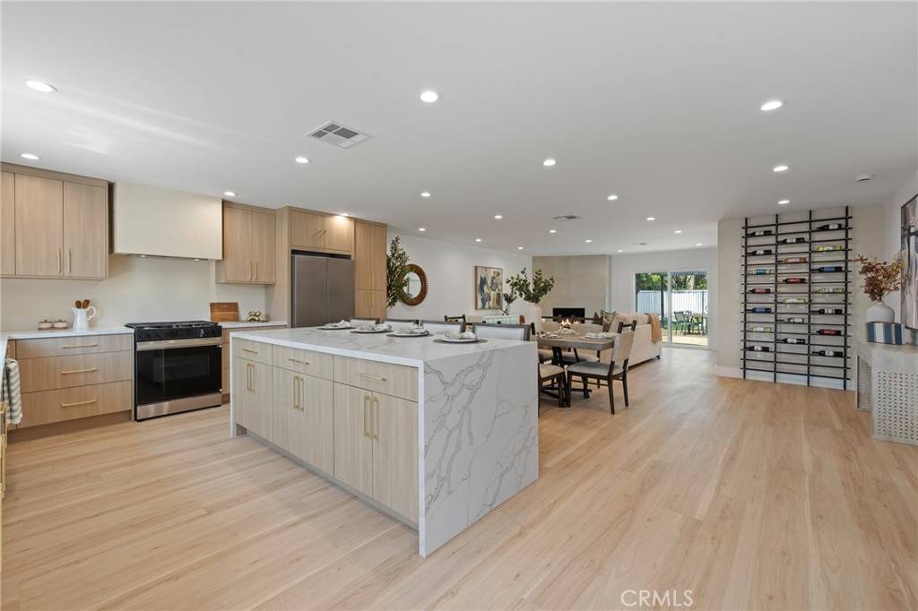 North Hills, CA 91343,8840 Valjean AVE