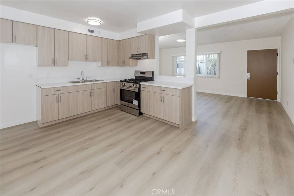 North Hollywood, CA 91605,7143 Bellaire AVE #3