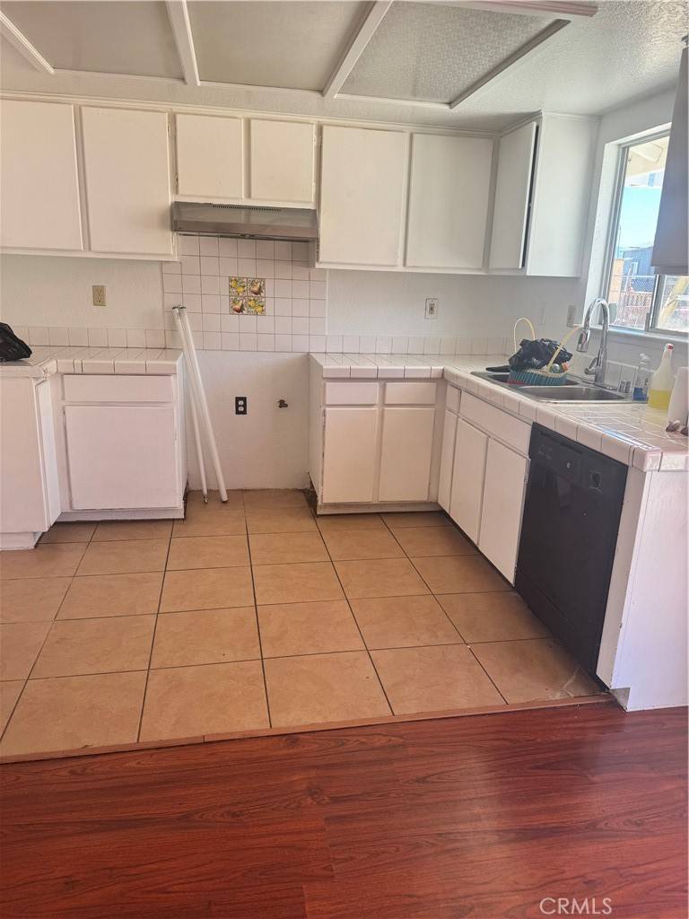 Lake Los Angeles, CA 93591,16840 Mackennas Gold AVE