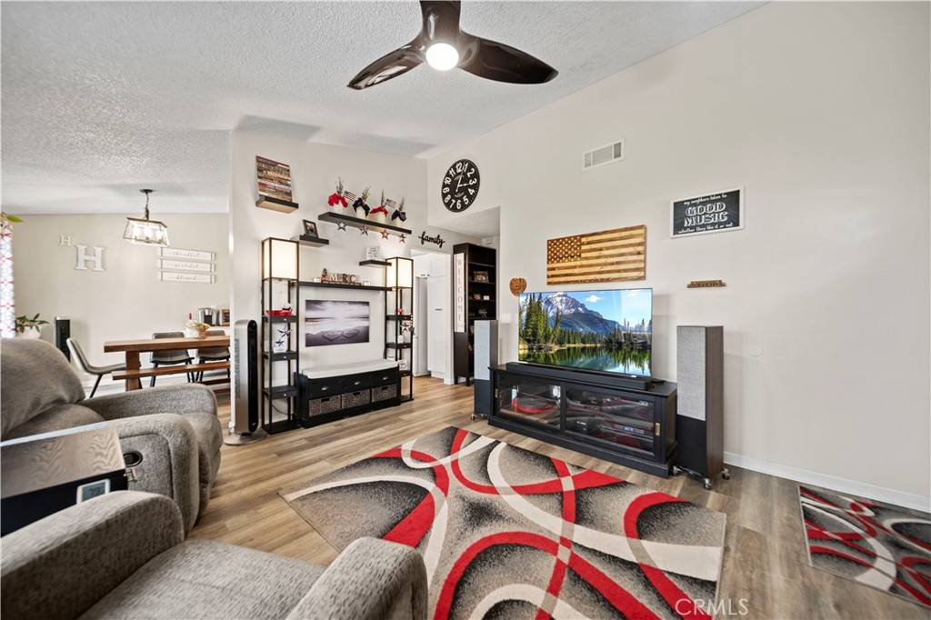 Canyon Country, CA 91387,28927 Rue Daniel