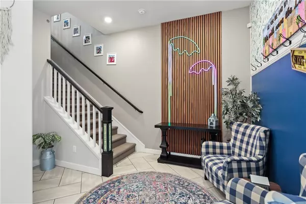 Valencia, CA 91381,26957 Winding Trail CT