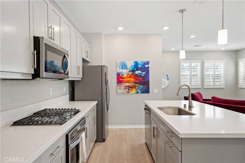Canyon Country, CA 91387,27753 Dyer WAY
