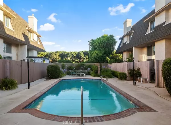 Encino, CA 91316,17937 Magnolia BLVD #18