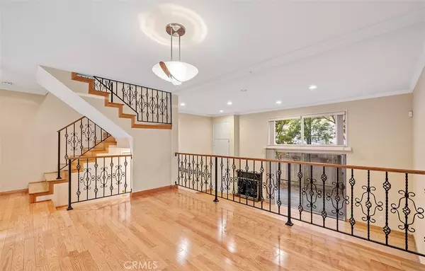 Encino, CA 91316,17937 Magnolia BLVD #18