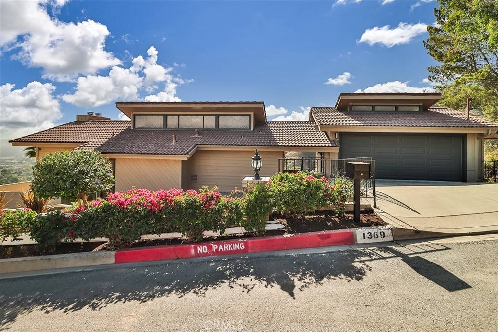 1369 Paseo Redondo, Burbank, CA 91501