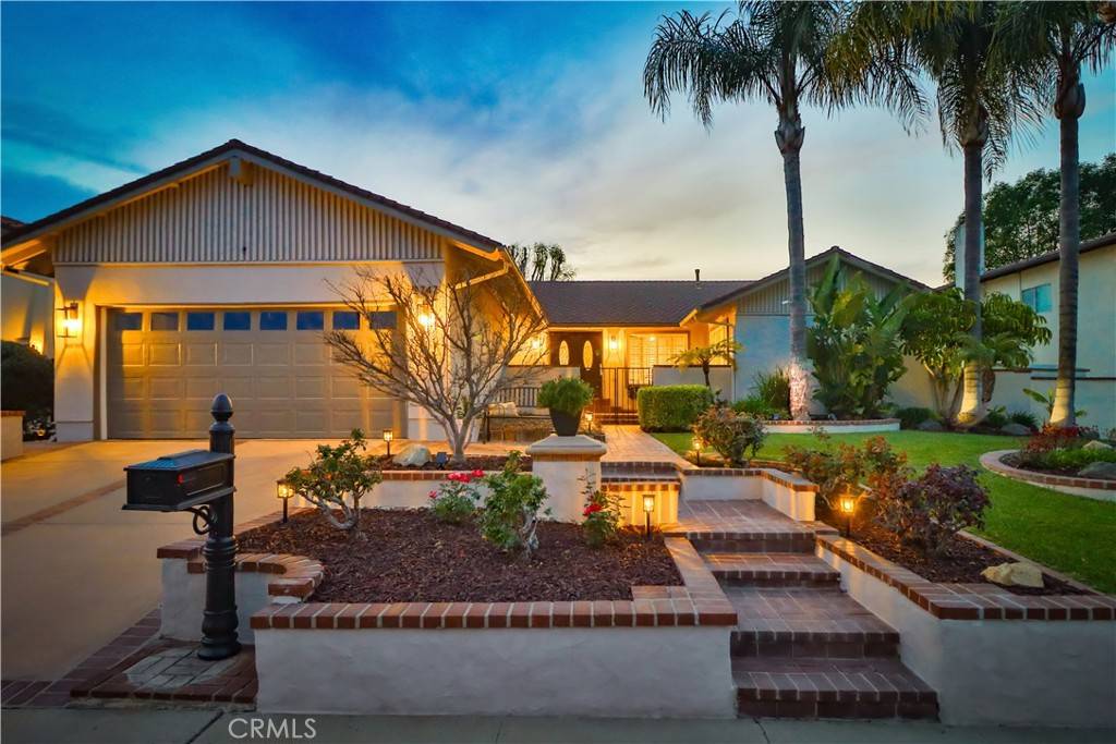 2747 Granvia PL, Thousand Oaks, CA 91360