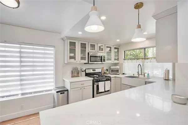 Calabasas, CA 91302,5534 Las Virgenes RD #120