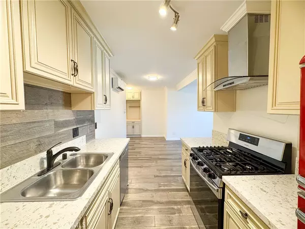 20954 Parthenia ST #20, Canoga Park, CA 91304