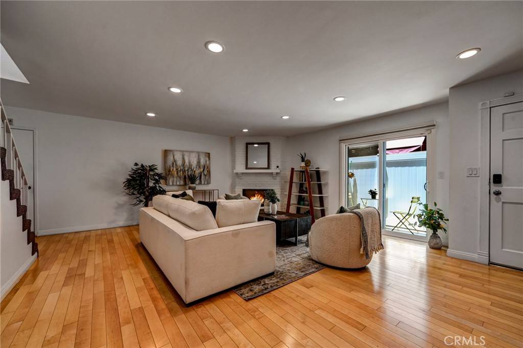 Studio City, CA 91602,11100 Acama ST #16