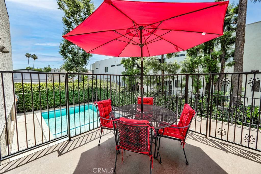 11100 Acama ST #16, Studio City, CA 91602