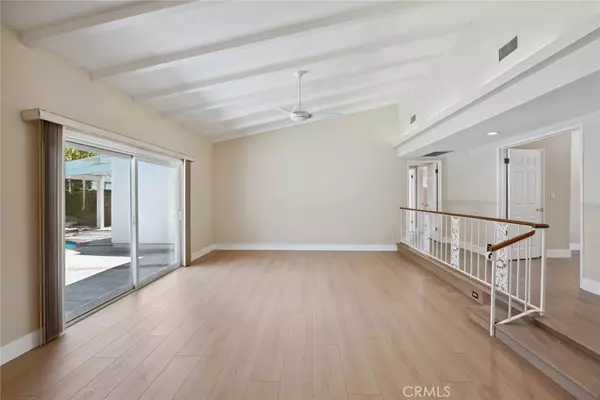 Woodland Hills, CA 91367,23730 Carard ST