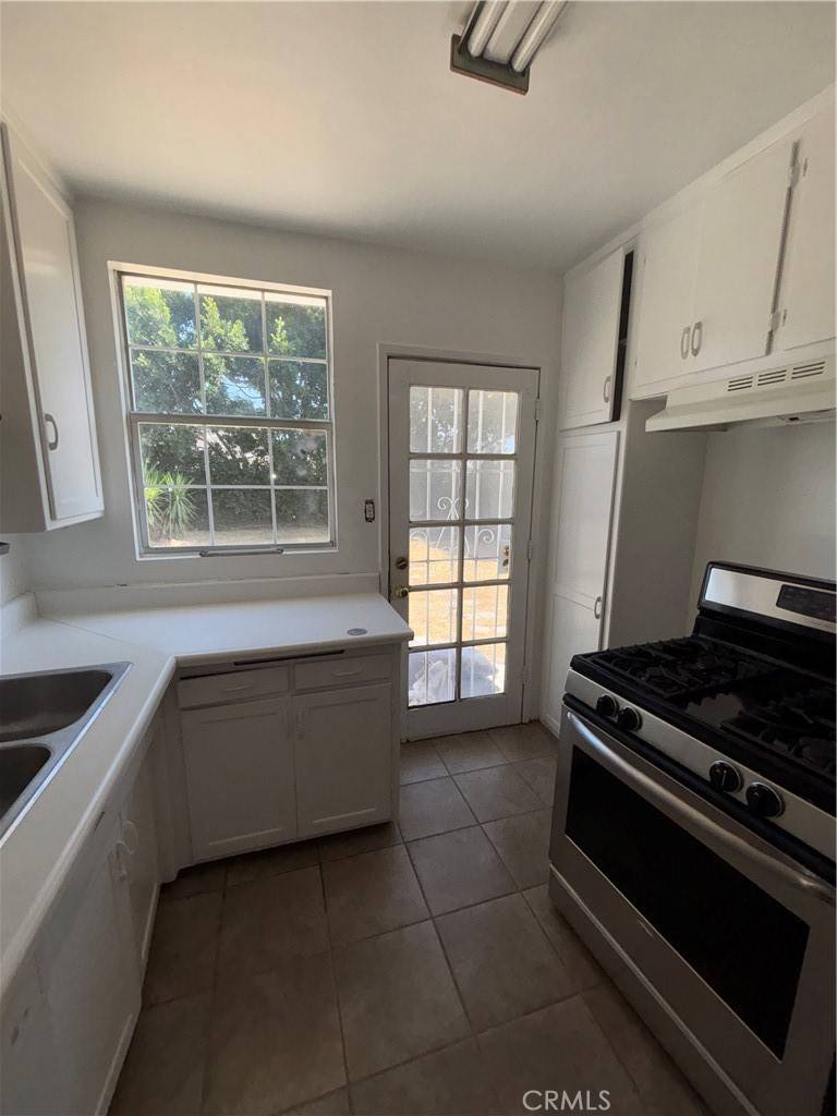 Encino, CA 91316,17440 Tiara ST