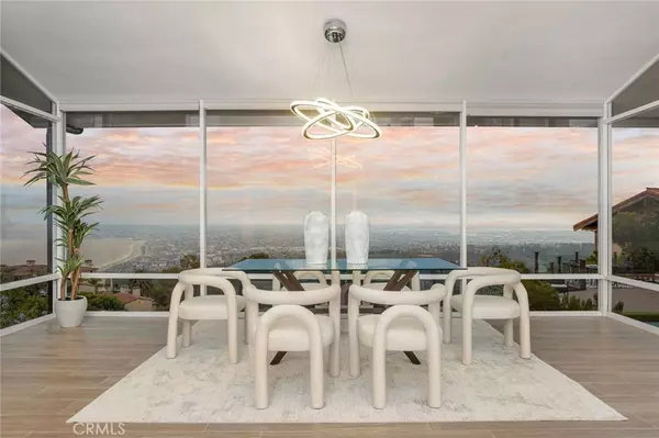 Palos Verdes Estates, CA 90274,952 Via Del Monte
