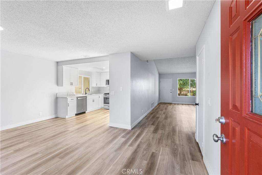 Corona, CA 92882,949 W Ontario AVE
