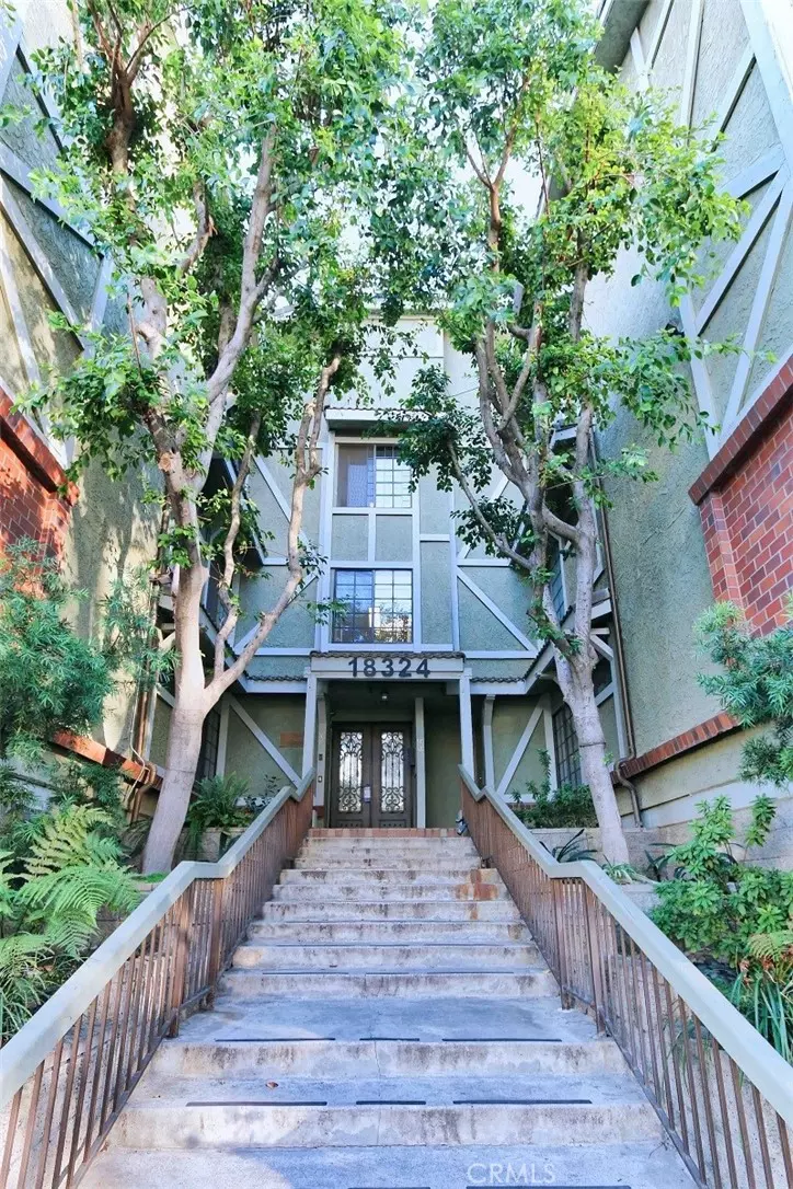 Tarzana, CA 91356,18324 Clark ST #205