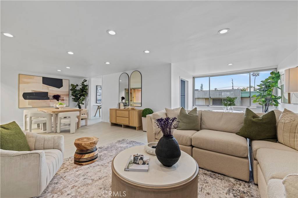 Encino, CA 91316,5301 Balboa BLVD #M4