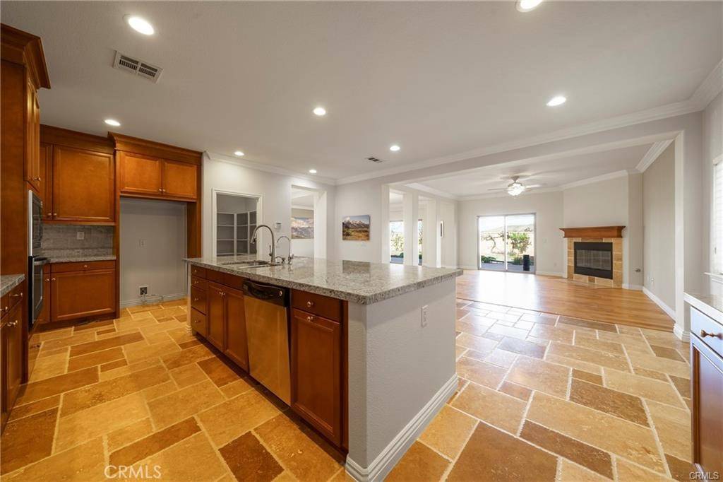 Canyon Country, CA 91387,27465 English Ivy LN