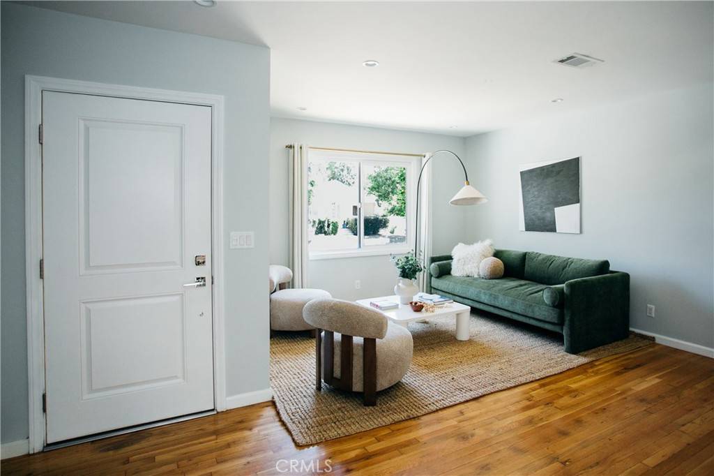 Encino, CA 91316,17442 Burma ST
