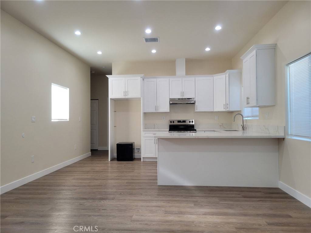 Chatsworth, CA 91311,21753 Romar St