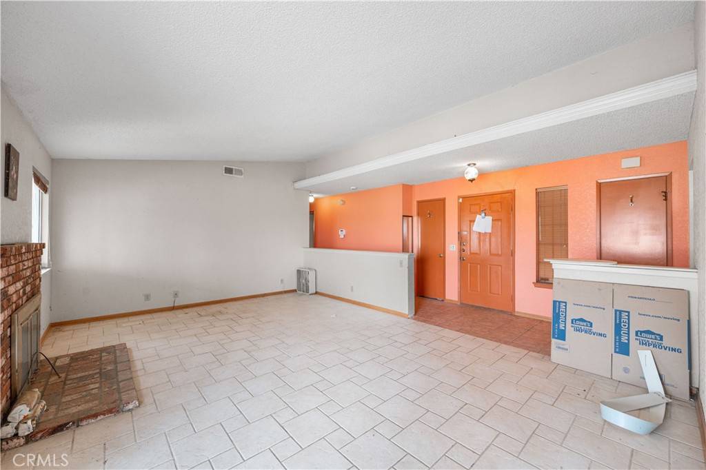 Lake Los Angeles, CA 93535,40968 E 174th Street