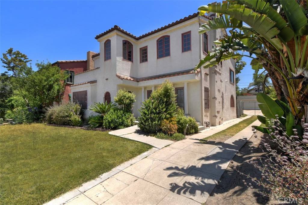 Los Angeles, CA 90019,918 S Muirfield RD