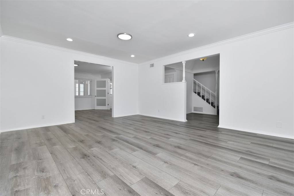 Woodland Hills, CA 91367,23648 Emelita ST