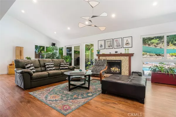 Woodland Hills, CA 91367,24101 Philiprimm ST