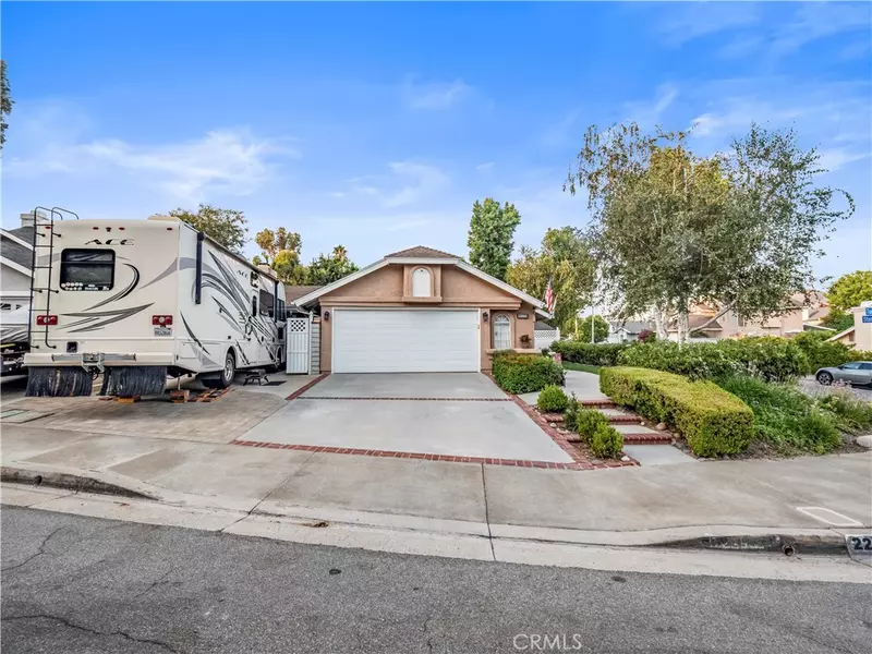 22865 Tamarack LN, Saugus, CA 91390