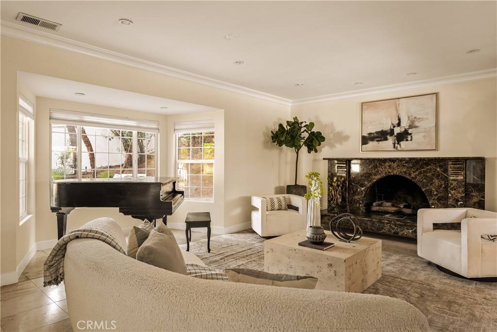 Woodland Hills, CA 91364,20286 Allentown DR