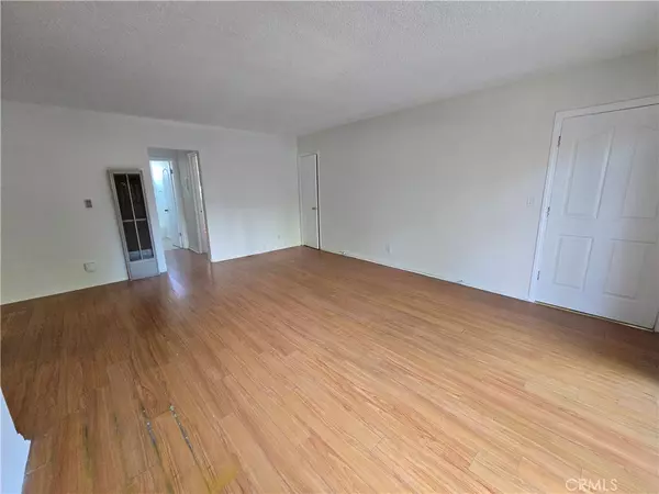 Sherman Oaks, CA 91403,5030 Sepulveda BLVD #5