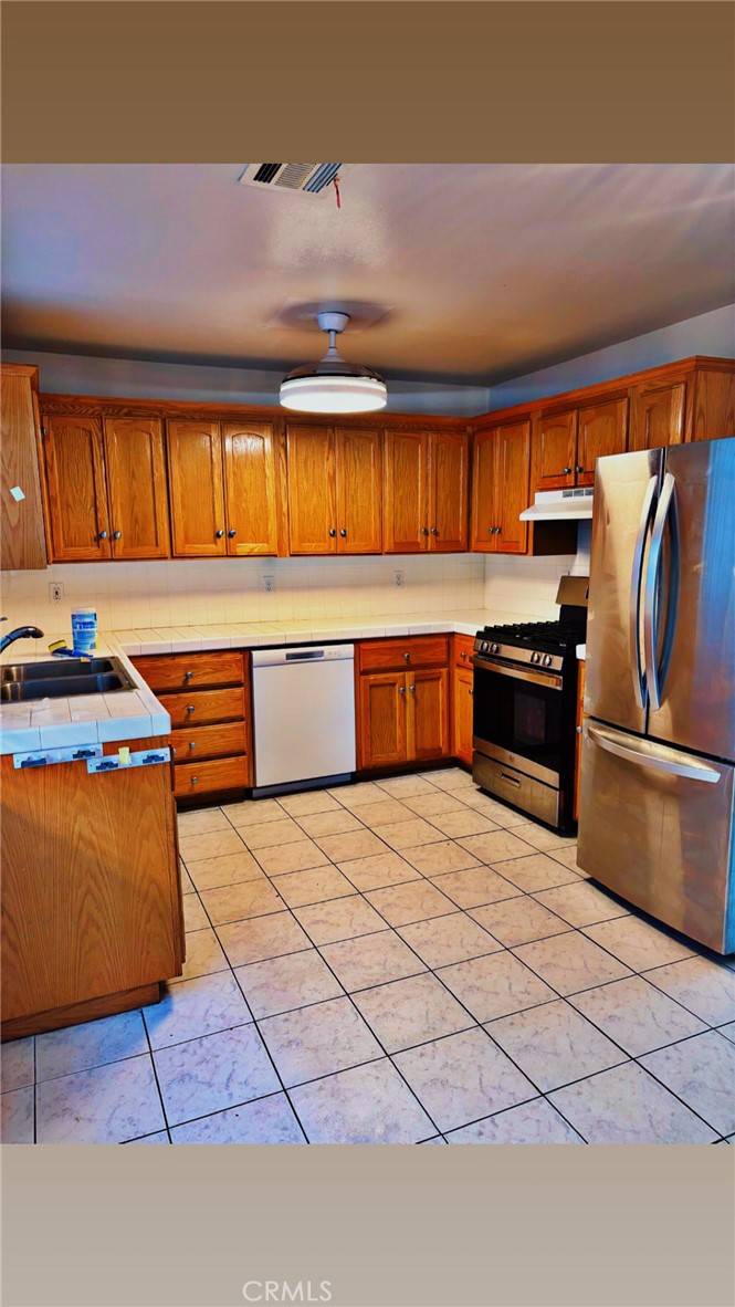 Inglewood, CA 90302,4448 W 64th ST
