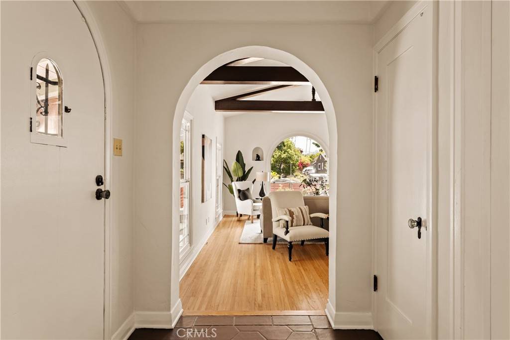 Los Angeles, CA 90039,3848 Boyce AVE