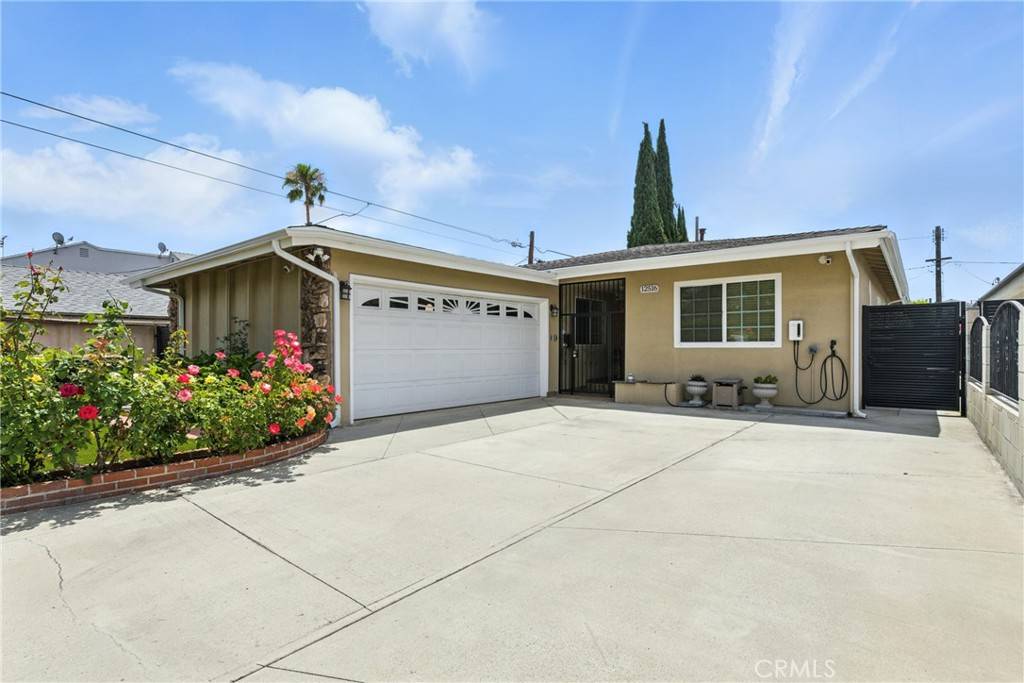 North Hollywood, CA 91606,12516 Archwood ST