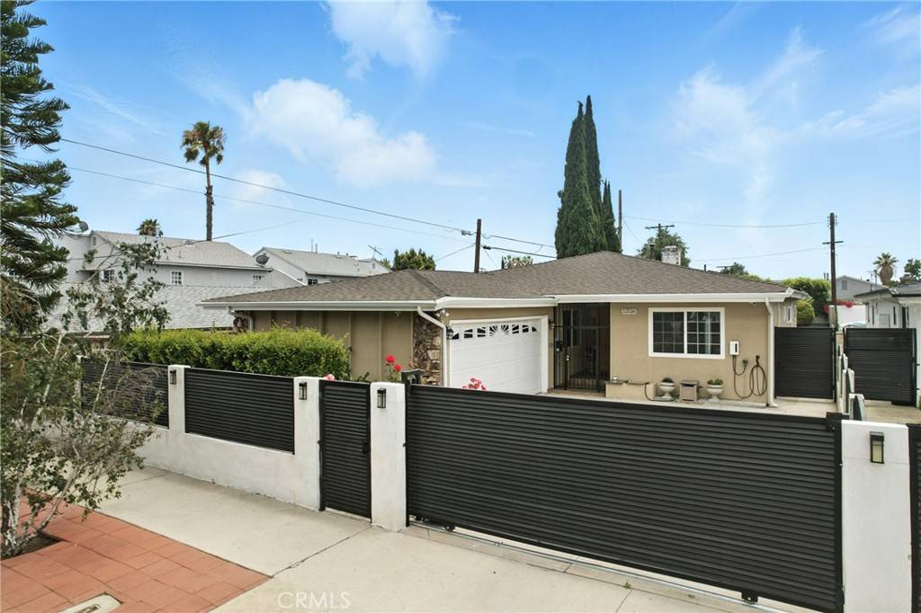 North Hollywood, CA 91606,12516 Archwood ST