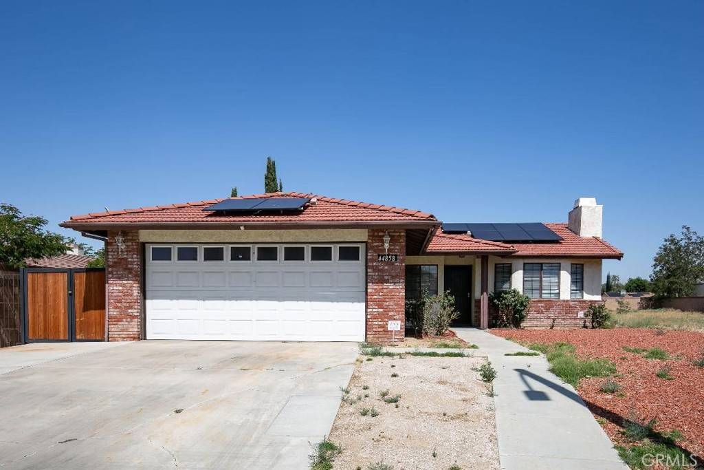 44858 Laszlo ST, Lancaster, CA 93534